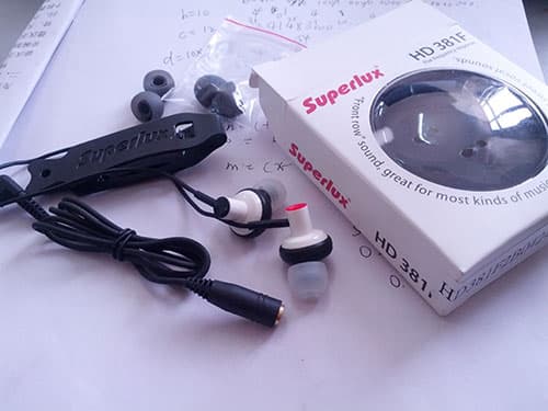 入了Superlux(舒伯乐)HD381F